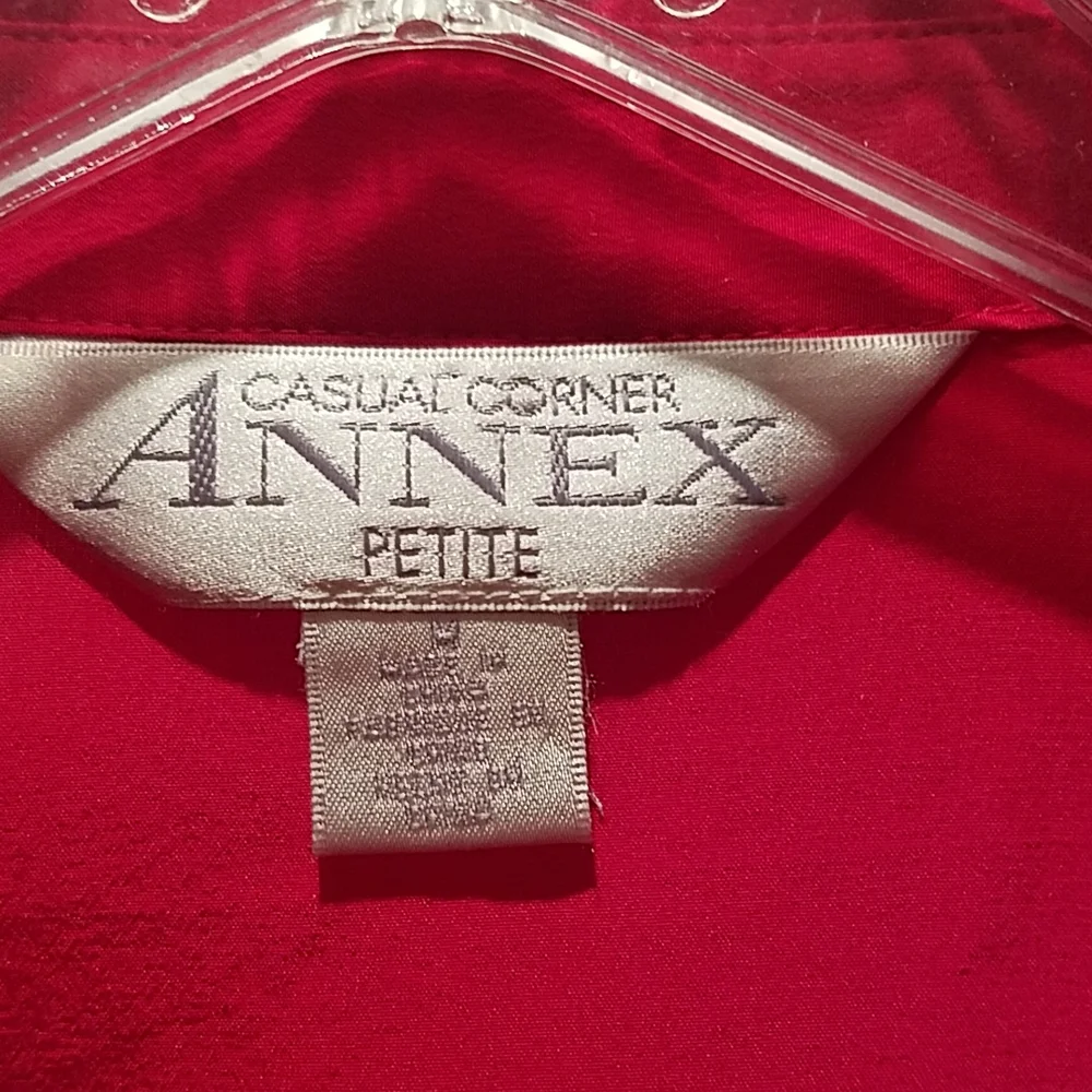 Casual Corner petite red silk blouse - Picture 2 of 6